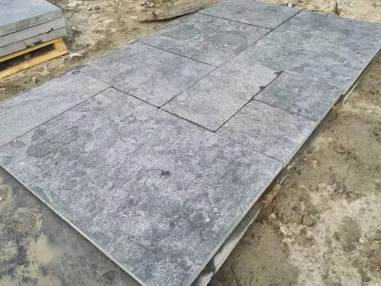 蘑菇面青石石材加工厂家.青石在古建中有着广泛的应用. 首先